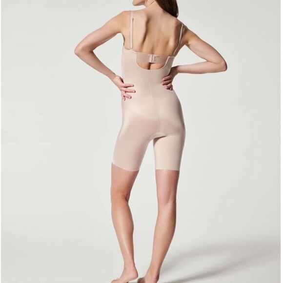 Spanx bodysuit Suit your Fancy - Picture 3 of 10